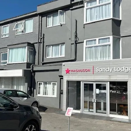 Magnuson Sandy Newquay New Quay
